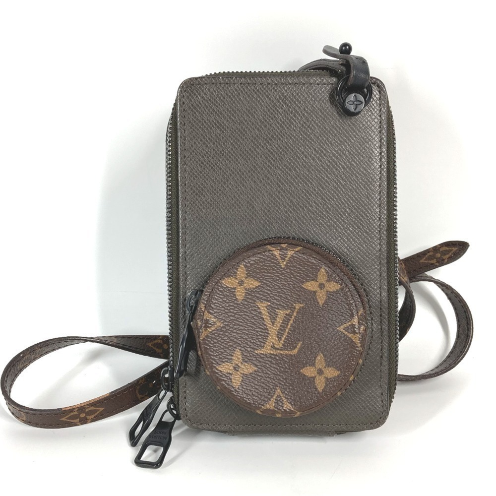 LOUIS VUITTON Authentic Brown Monogram Leather Pochette Shoulder Bag
